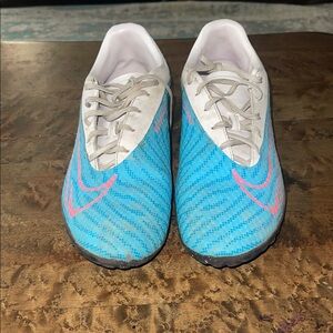 Nike Phantom GX Academy indoor soccer shoes